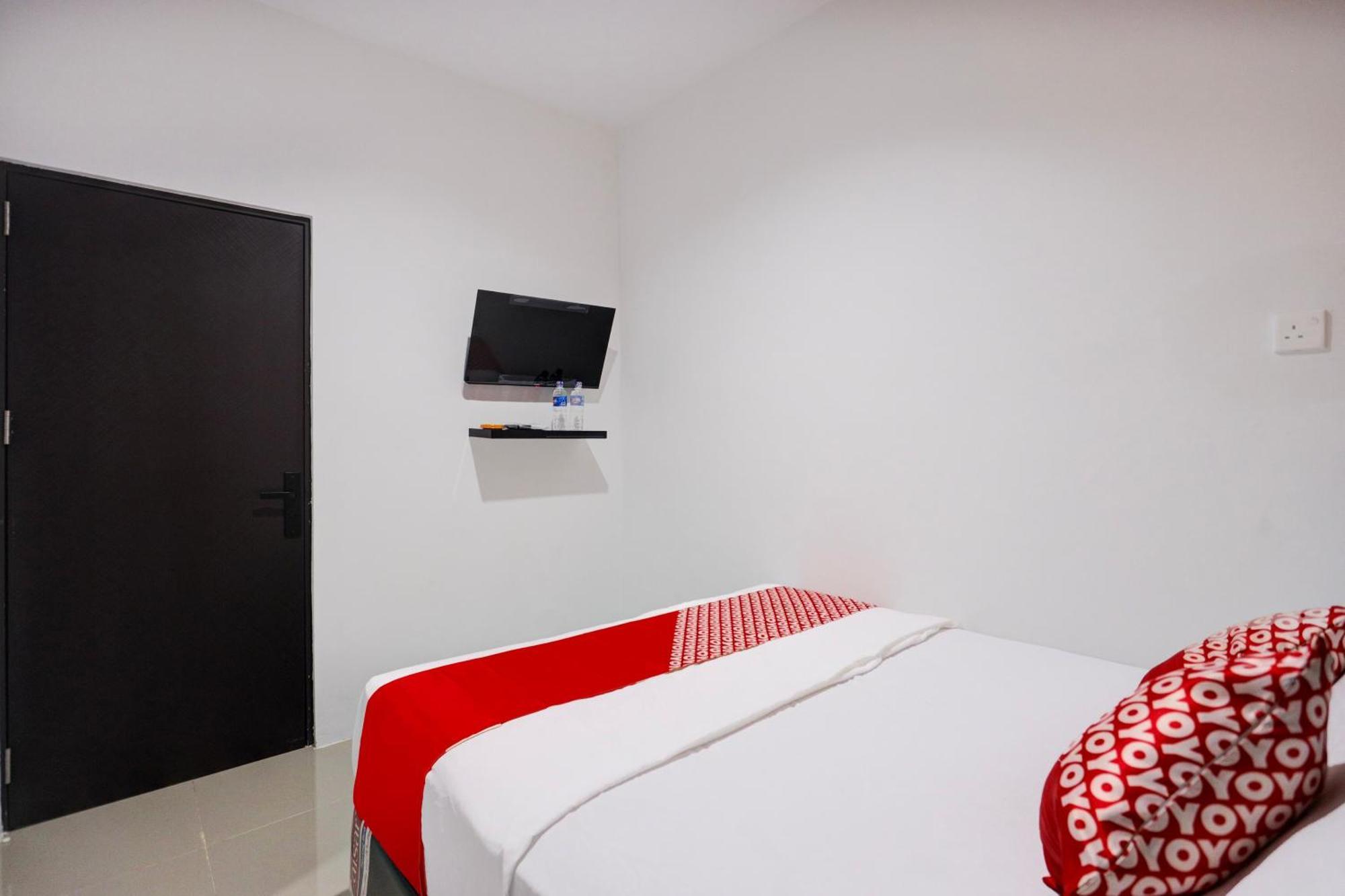 Super Oyo Capital O 93076 Batam Backpacker Guesthouse 2 Pembunuh Luaran gambar
