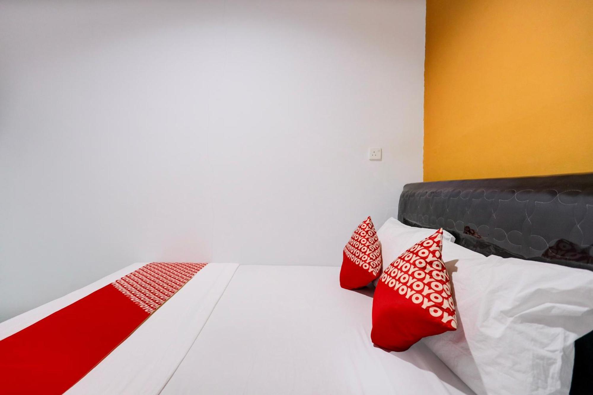 Super Oyo Capital O 93076 Batam Backpacker Guesthouse 2 Pembunuh Luaran gambar