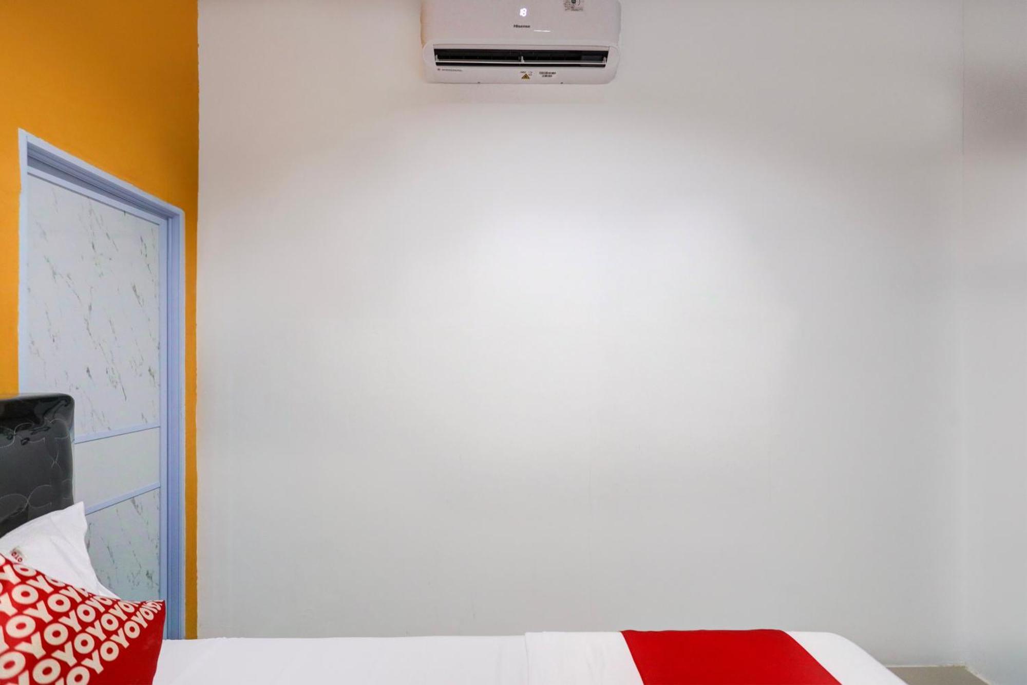 Super Oyo Capital O 93076 Batam Backpacker Guesthouse 2 Pembunuh Luaran gambar